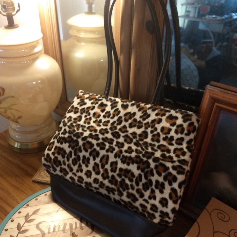 M/Large Tote - Picture 2 of 4